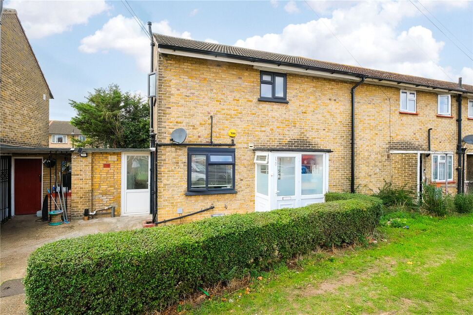 2 bedroom Mid Terrace House for sale