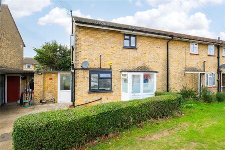 2 bedroom Mid Terrace House for sale