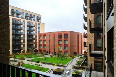 Edward Point, 2 bedroom  Flat for sale, £435,000