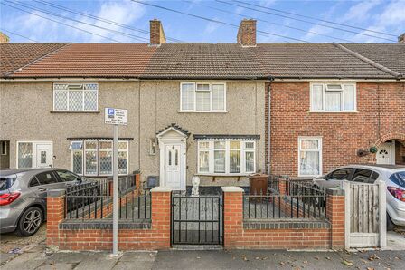 2 bedroom Mid Terrace House for sale
