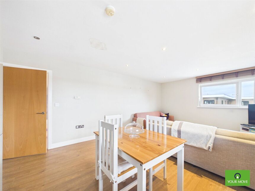 Kitchen / Living Area