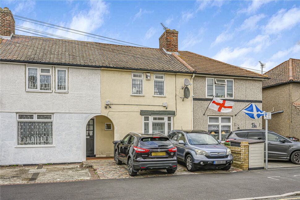 3 bedroom Mid Terrace House for sale