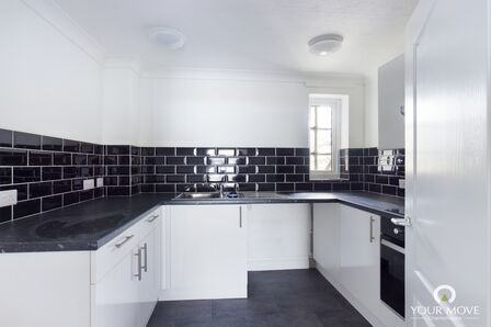 Fort Hill, 2 bedroom Flat to rent, &pound;900 pcm