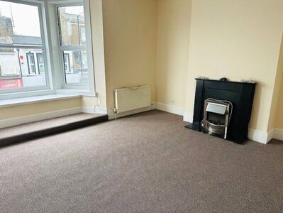 Northdown Road, 2 bedroom Flat to rent, &pound;850 pcm