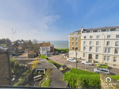 Canterbury Road, 2 bedroom  Flat to rent, £800 pcm