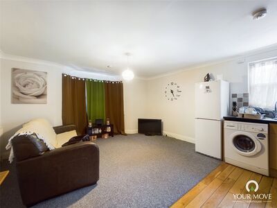 Victoria Road, 1 bedroom  Flat to rent, £750 pcm