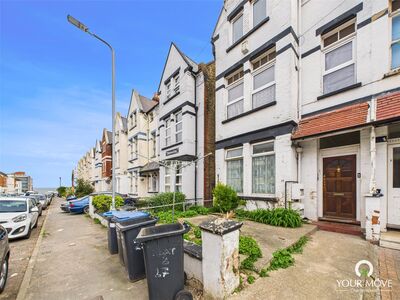 Norfolk Road, 2 bedroom  Flat for sale, £70,000