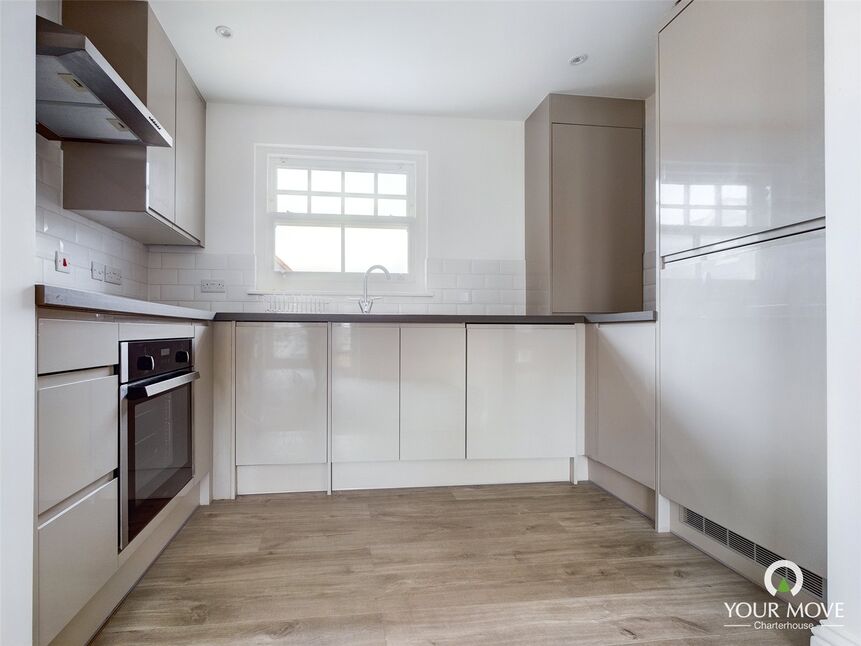 Main image of 2 bedroom  Flat to rent, High Street, Broadstairs, Kent, CT10