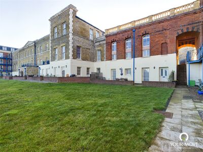 The Royal Seabathing, 2 bedroom  Flat for sale, £300,000