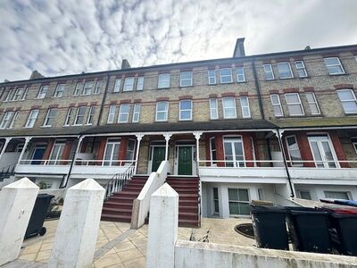 Westgate Bay Avenue, 1 bedroom  Flat to rent, £825 pcm