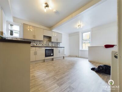 Herbert Place, 3 bedroom  Flat to rent, £1,000 pcm