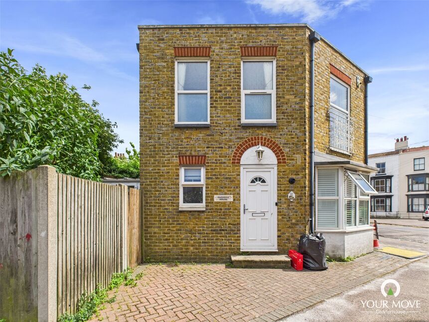2 bedroom End Terrace House for sale