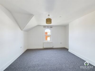Station Road, 2 bedroom Flat to rent, &pound;900 pcm