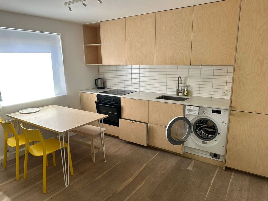 Main image of 2 bedroom Flat to rent, King Street, Margate, Kent, CT9