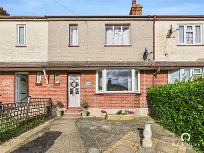 3 bedroom Mid Terrace House for sale