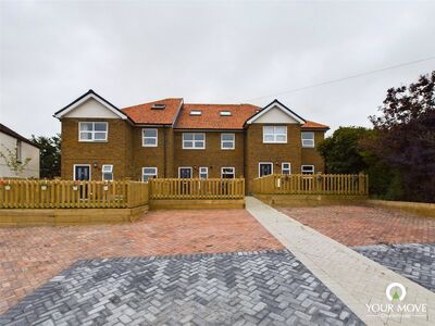 4 bedroom End Terrace House to rent