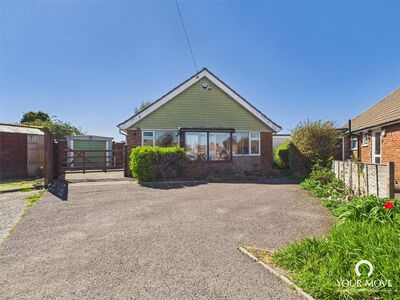 Kingfisher Close, 3 bedroom Detached Bungalow for sale, £350,000
