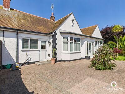 Wellis Gardens, 4 bedroom Detached Bungalow for sale, £550,000