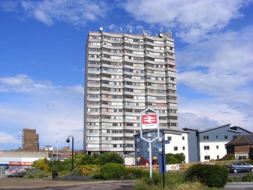 Main image of 2 bedroom Flat for sale, Flat 6/E Arlington House All Saints, Margate, Kent, CT9