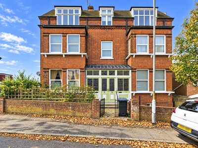 Approach Road, 2 bedroom Flat for sale, &pound;250,000