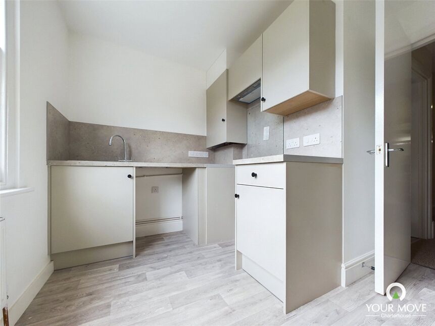 Main image of 2 bedroom  Flat to rent, Westgate Bay Avenue, Westgate-on-Sea, Kent, CT8