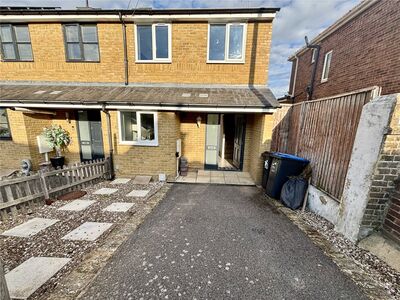 3 bedroom End Terrace House for sale