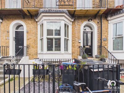 Westbrook Gardens, 2 bedroom Flat for sale, &pound;225,000