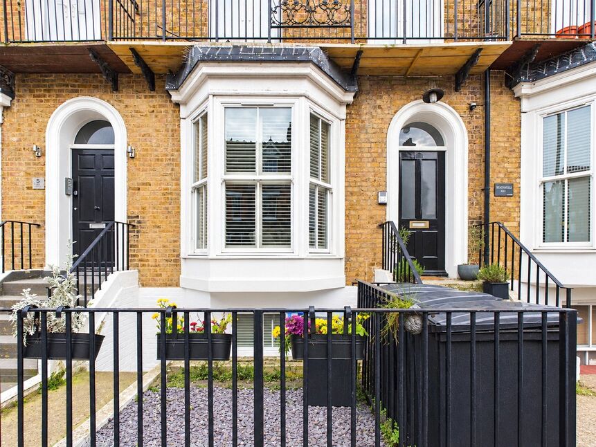 Main image of 2 bedroom Flat for sale, Westbrook Gardens, Margate, Kent, CT9