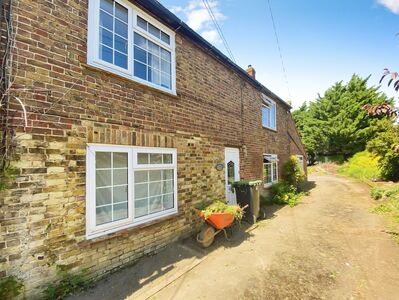 3 bedroom End Terrace Property for sale
