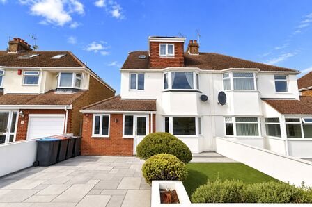 5 bedroom Semi Detached House for sale