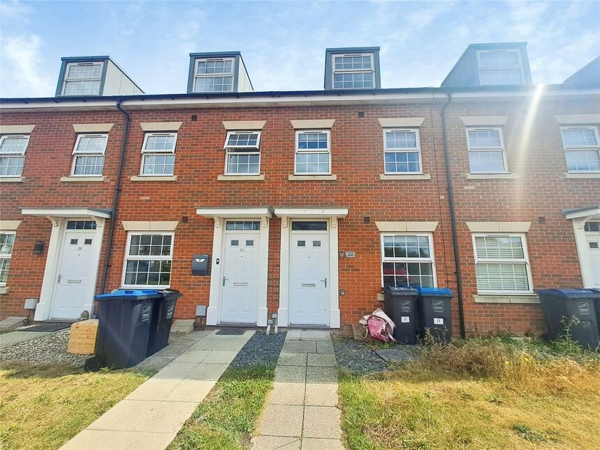 3 bedroom Mid Terrace House for sale
