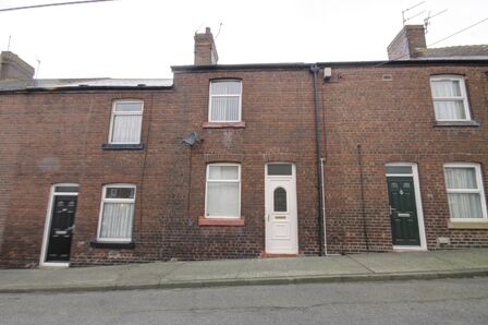 2 bedroom Mid Terrace House to rent