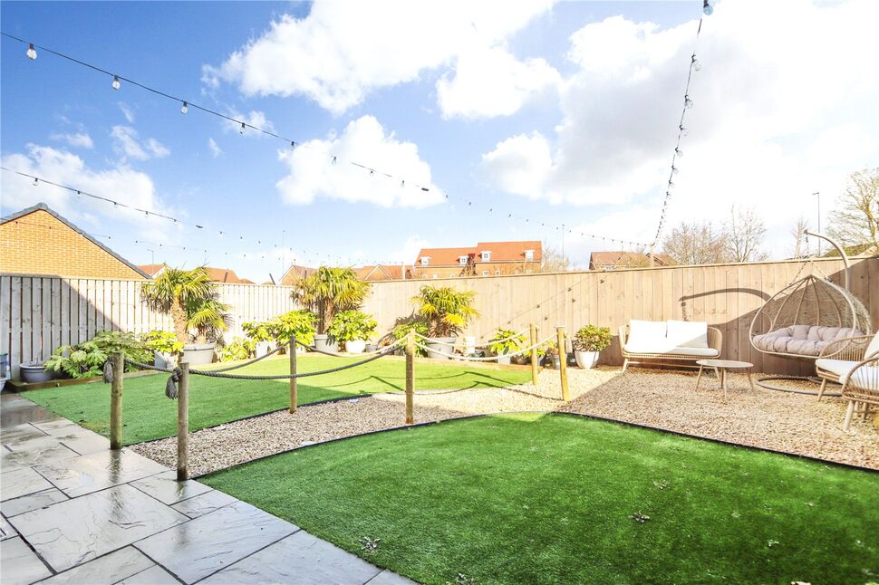 4 bedroom Detached House for sale, Dukes Way, Consett, DH8 £310,000