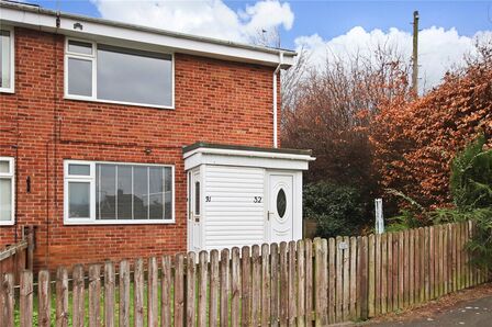 Greenacres Road, 2 bedroom  Flat to rent, £650 pcm