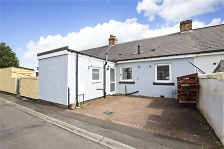 2 bedroom Mid Terrace Bungalow for sale