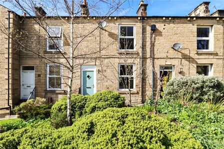 1 bedroom Mid Terrace House for sale