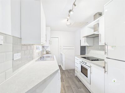 Gladstone Street, 3 bedroom Flat for sale, &pound;82,500
