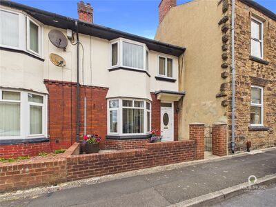 3 bedroom Mid Terrace House for sale