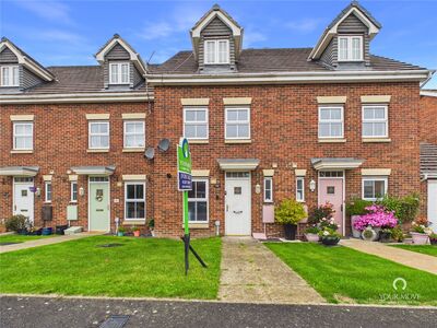 3 bedroom Mid Terrace House for sale