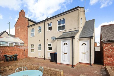 Red Rose Terrace, 1 bedroom  Flat to rent, £575 pcm