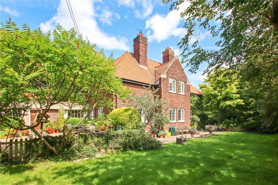 5 bedroom Detached House for sale, Chester Moor, Chester Le Street, DH2