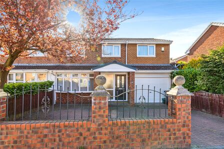 Ellesmere, 5 bedroom Semi Detached House for sale, £270,000