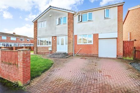 Ardrossan, 4 bedroom Semi Detached House for sale, £230,000