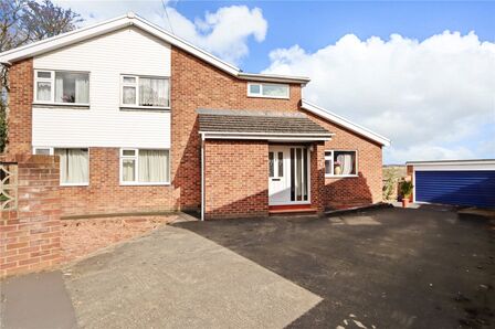 Woodlands, 5 bedroom Detached House for sale, £460,000
