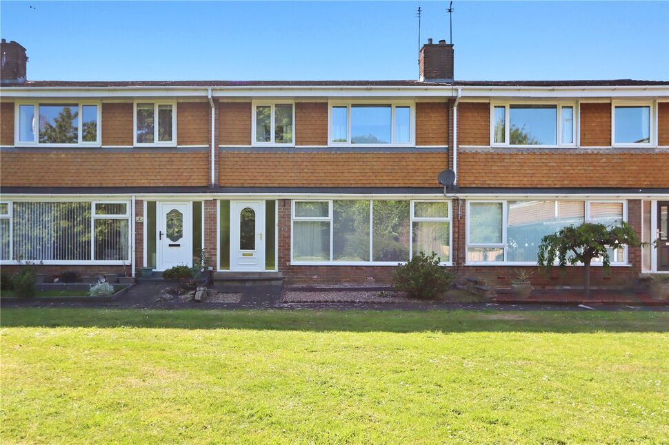 3 bedroom Mid Terrace House for sale