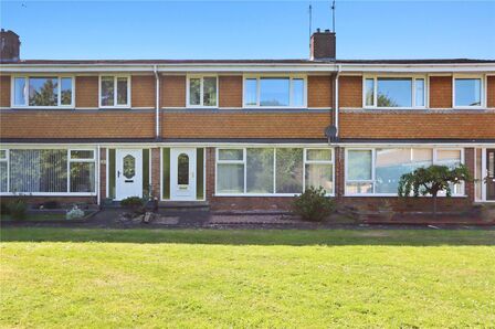 3 bedroom Mid Terrace House for sale