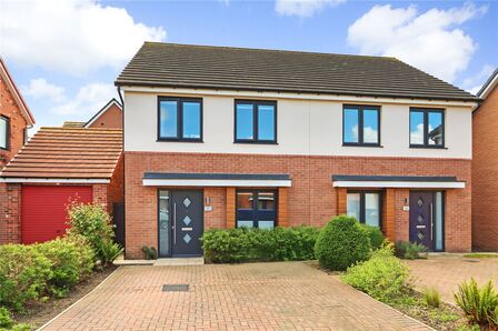 Warley Close, 3 bedroom Semi Detached House for sale, £210,000
