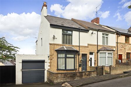 2 bedroom End Terrace House for sale