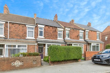 2 bedroom Mid Terrace House for sale