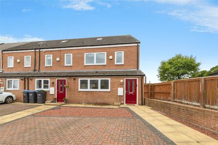 Field View, 3 bedroom End Terrace House for sale, £145,000